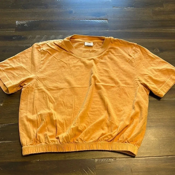 Aritzia Wilfred Free Mustard Yellow T-Shirt Tee Cinched Cropped Cotton XS - Picture 1 of 6